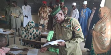 CFEPD 2026 à Bosso (Diffa) : 303 candidats composent, le Préfet Ibrahim Saidou lance les épreuves sous le signe de la sérénité