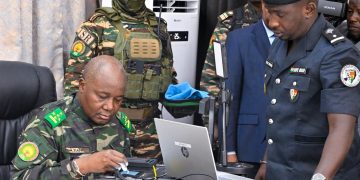 Passeport biométrique AES : Le Président Tiani s&rsquo;enrôle et appelle à renforcer la fiabilité des documents d&rsquo;identité du Niger